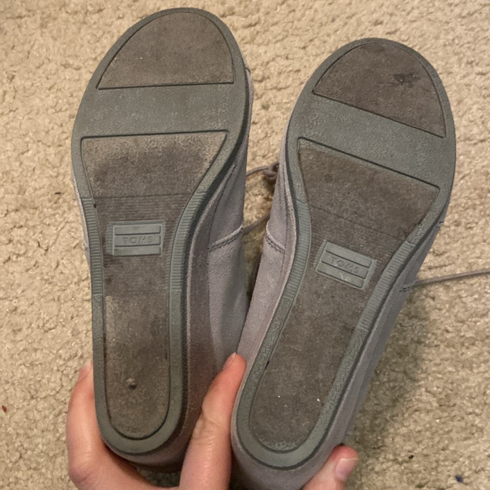 Toms - Picture 5 of 6